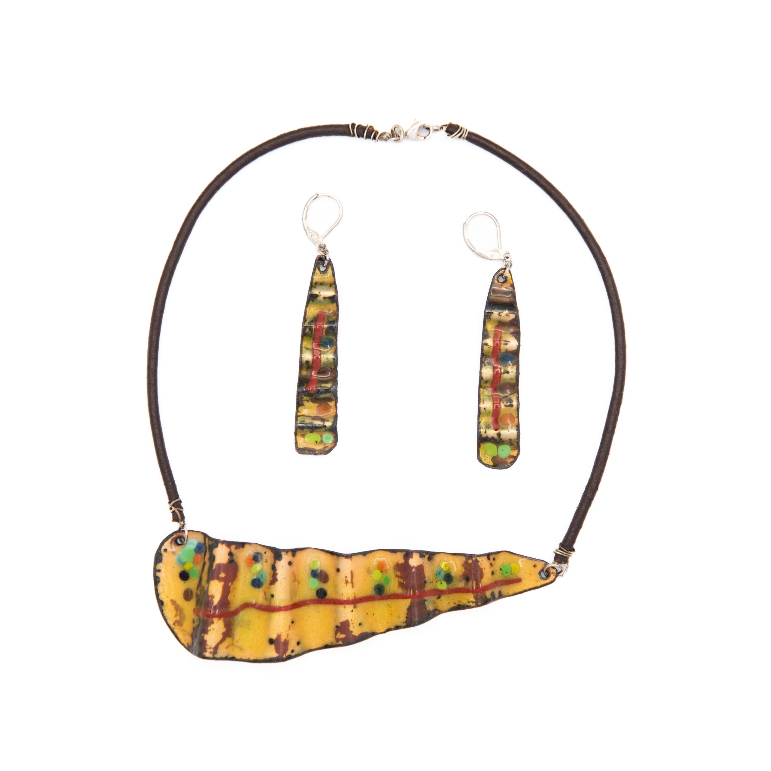 Colgante con forma de zigzag y pendientes en conjunto Colgante con forma de zigzag y pendientes en conjunto